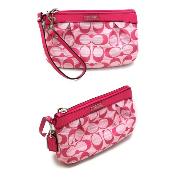 🔥BUY NOW🔥 Coach Shantung Pleated Medium Wristlet - Picture 8 of 8